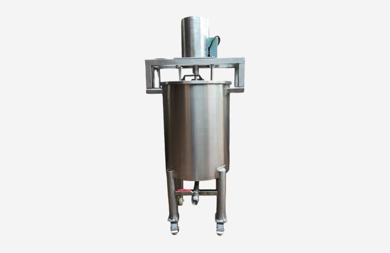 Tank-with-Agitator